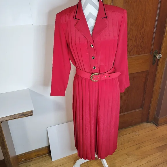 Vntg Leslie Fay Petites USA Made Button front Pleated Skirt Red dress Size 12 - Picture 2 of 13
